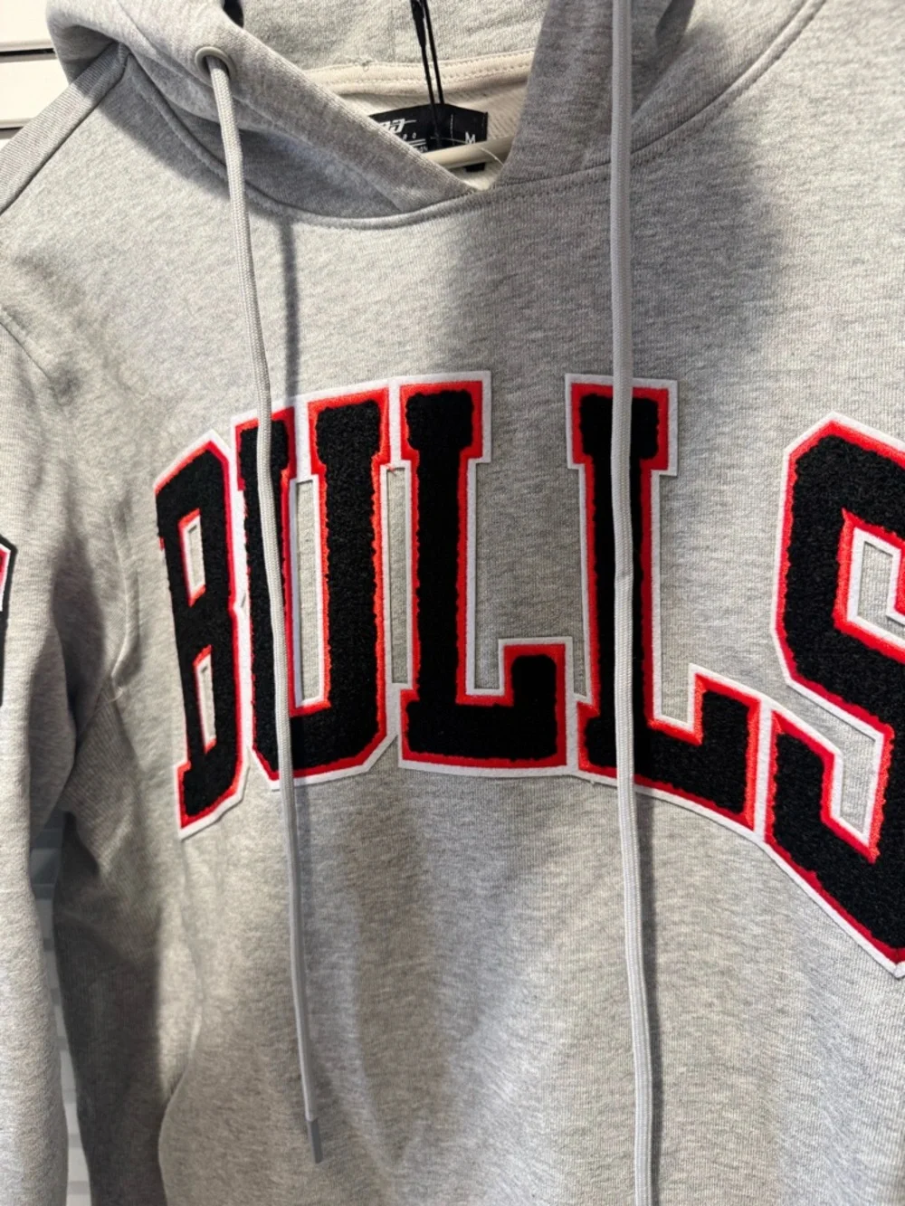 Chicago Bulls Hoodie - Picture 3 of 9